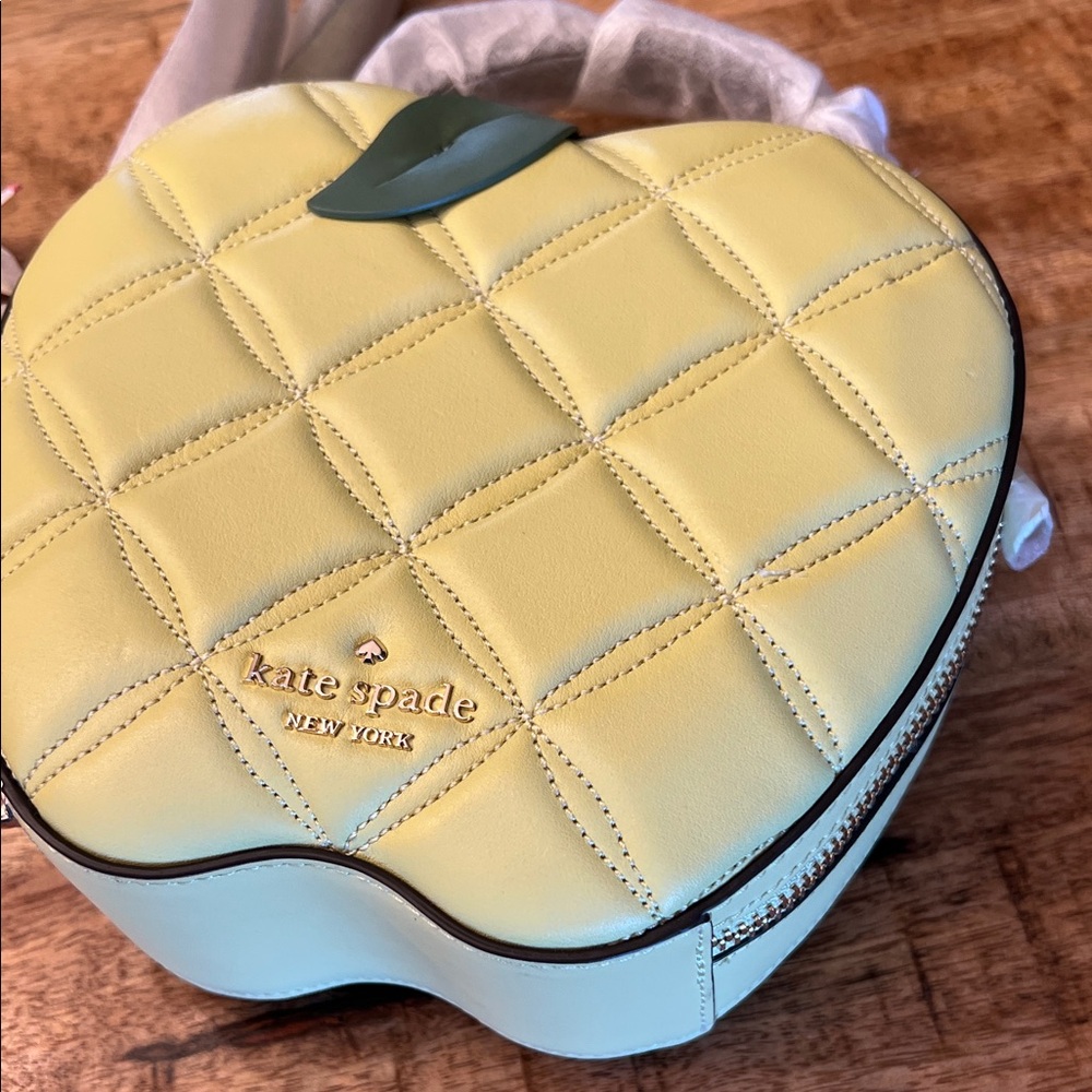 kate spade โ ๏ธ pale yellow quilted heart mini satchel with green leaf ๐ ๐ - Picture 8 of 14